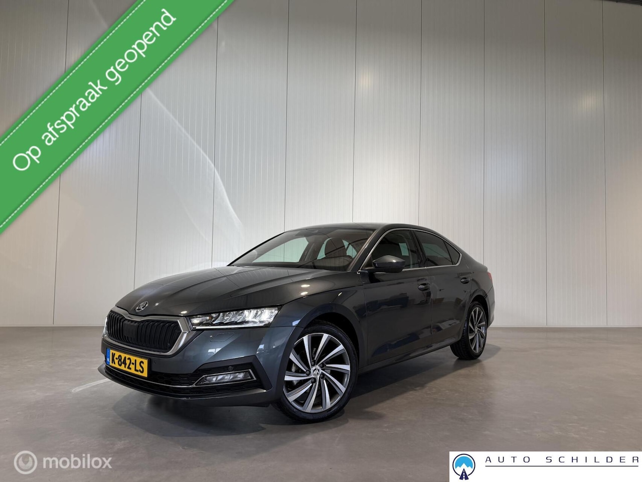 Skoda Octavia - 1.0 e-TSI Business Edition Plus Automaat, Navi|1e eig.|Led|Adaptive|Keyless|Verwarmd stuur - AutoWereld.nl