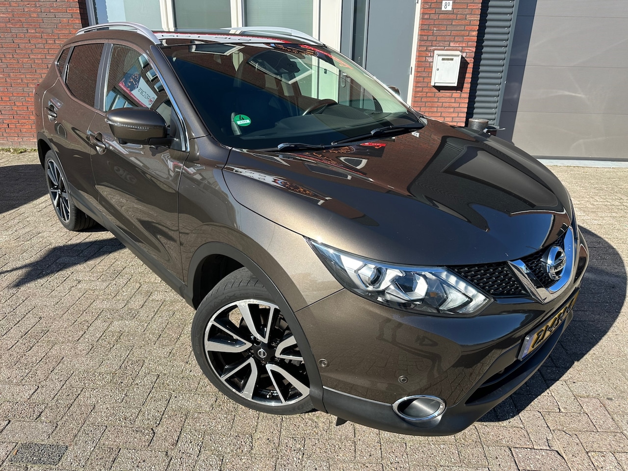 Nissan Qashqai - 1.2 Tekna / Navi / Pano / Leder / Camera / PDC - AutoWereld.nl