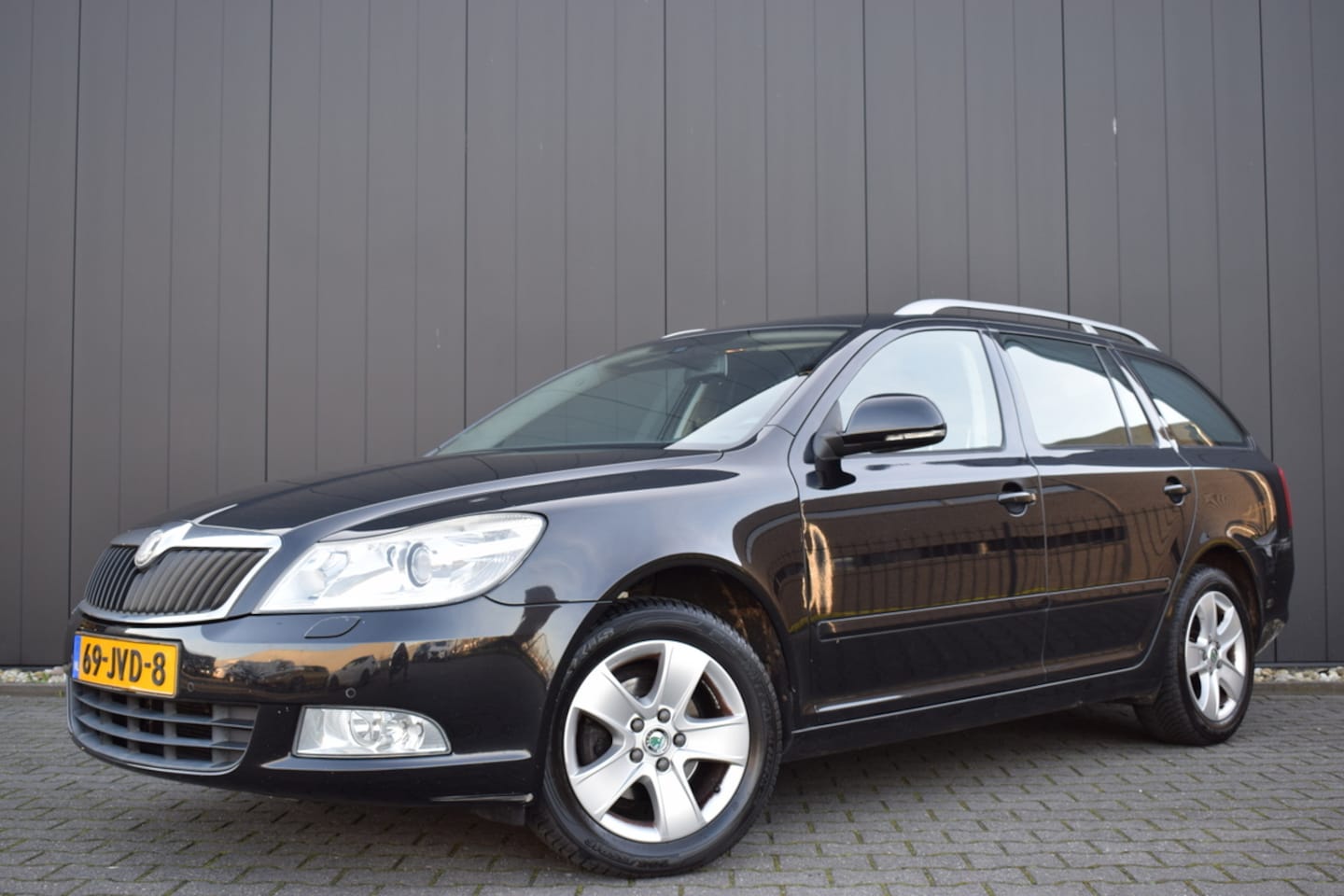 Skoda Octavia Combi - 1.4 TSi Elegance Business Line ECC | Xenon | Cruise Control | Trekhaak | Volledig Onderhou - AutoWereld.nl