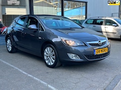 Opel Astra - 1.4 Turbo Cosmo/Airco/parkeer sensoren/