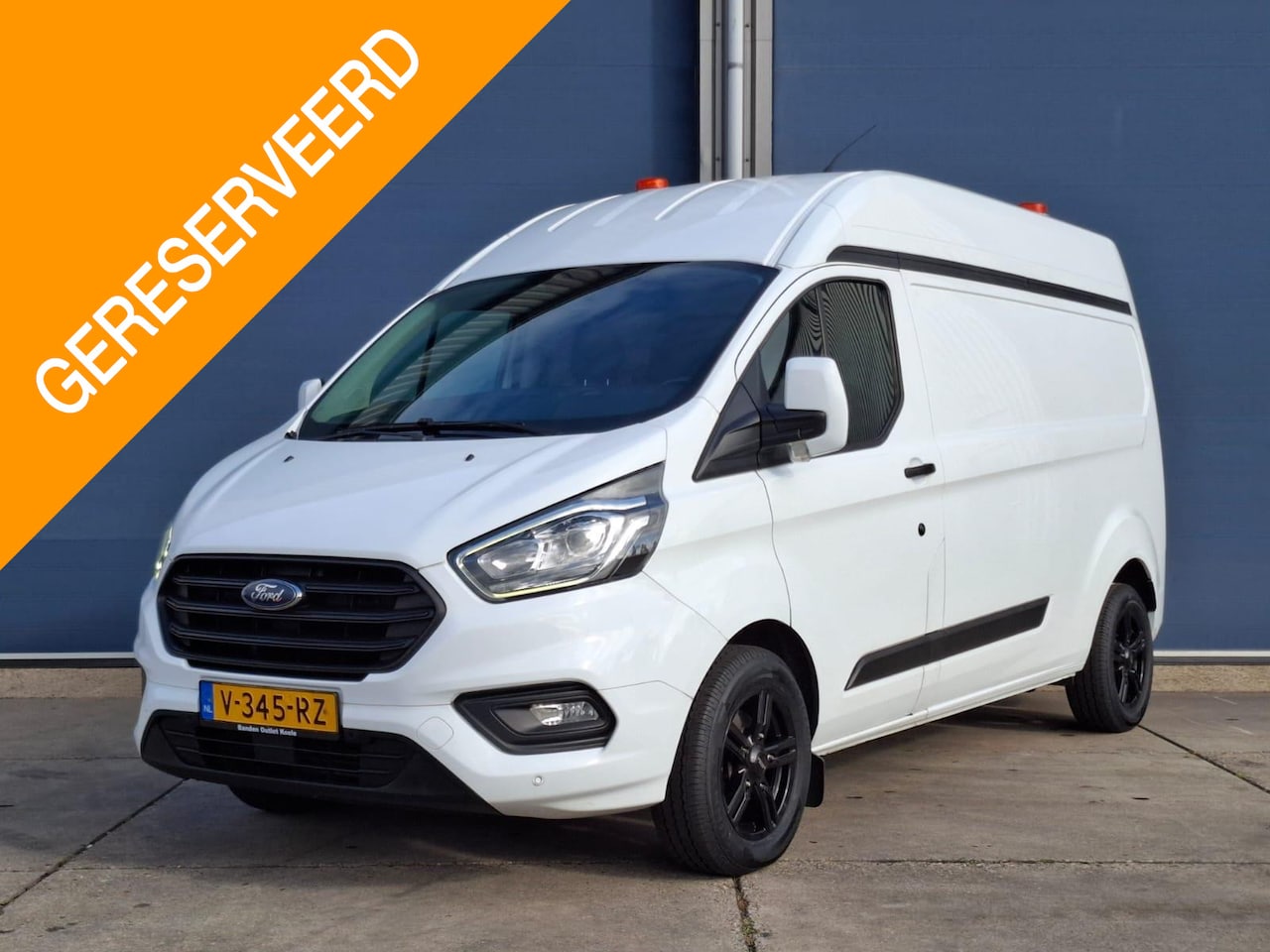 Ford Transit Custom - 320 2.0 TDCI L2H2 Trend AIRCO / CRUISE CONTROLE / VERHOOGD / N.A.P / EURO 6 - AutoWereld.nl