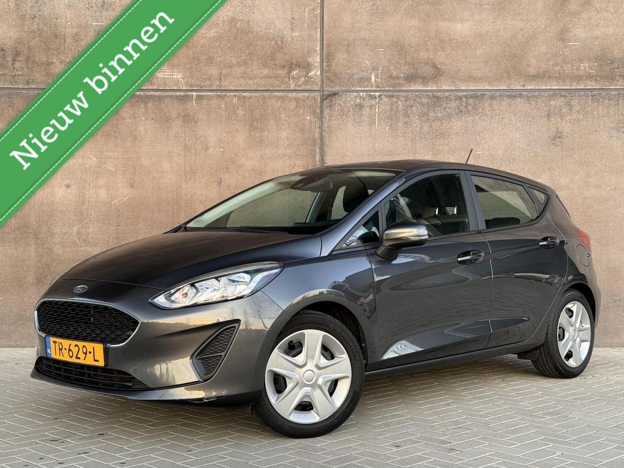 Ford Fiesta - 1.1 Trend | Navigatie | Trekhaak | Airco | CarPlay | PDC | Keurig onderhouden | - AutoWereld.nl