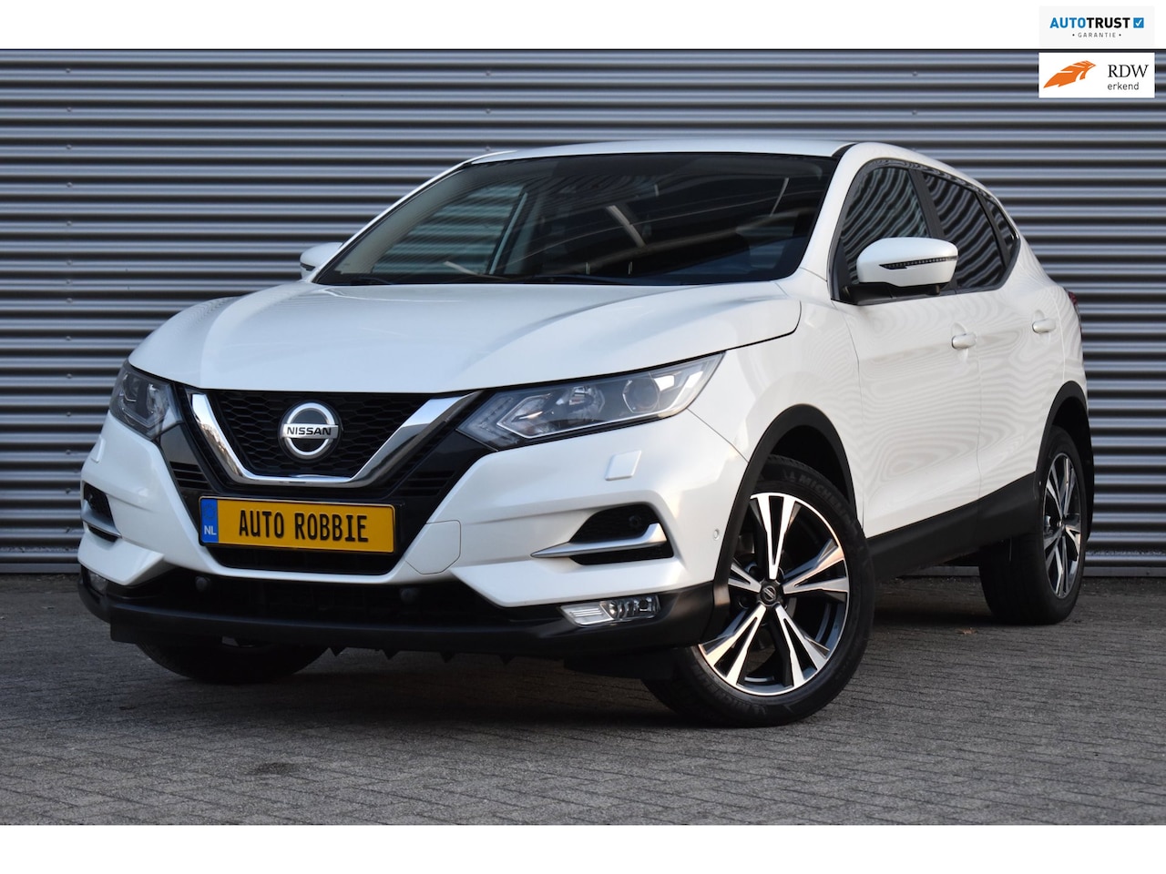 Nissan Qashqai - 1.3 DIG-T N-Connecta, Airco, Ecc, Navi, Camera, Trekhaak. - AutoWereld.nl