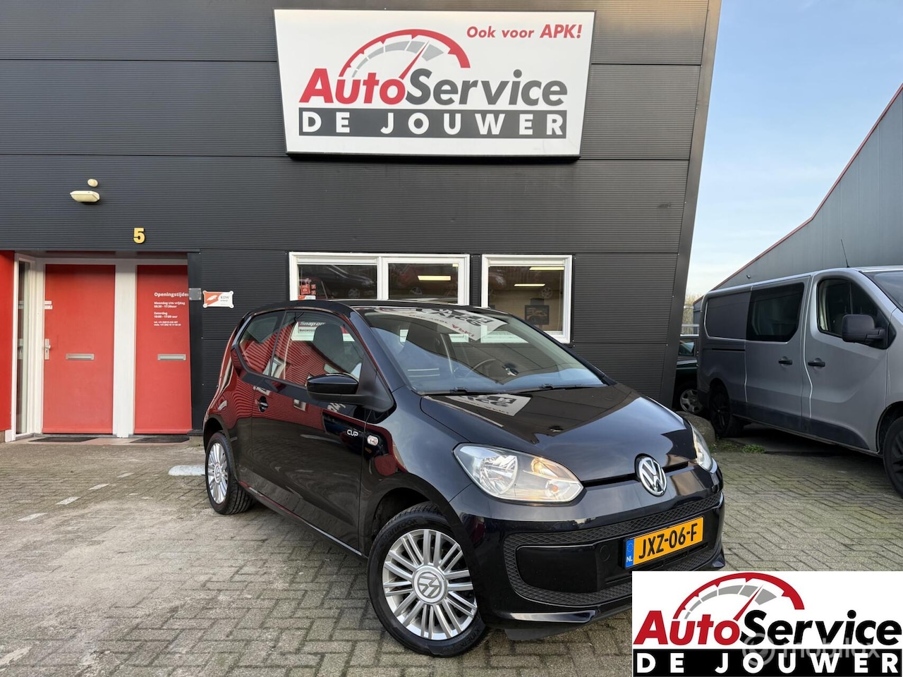 Volkswagen Up! - 1.0 Cup! BlueMotion Airco/15'' LM/Radio - AutoWereld.nl