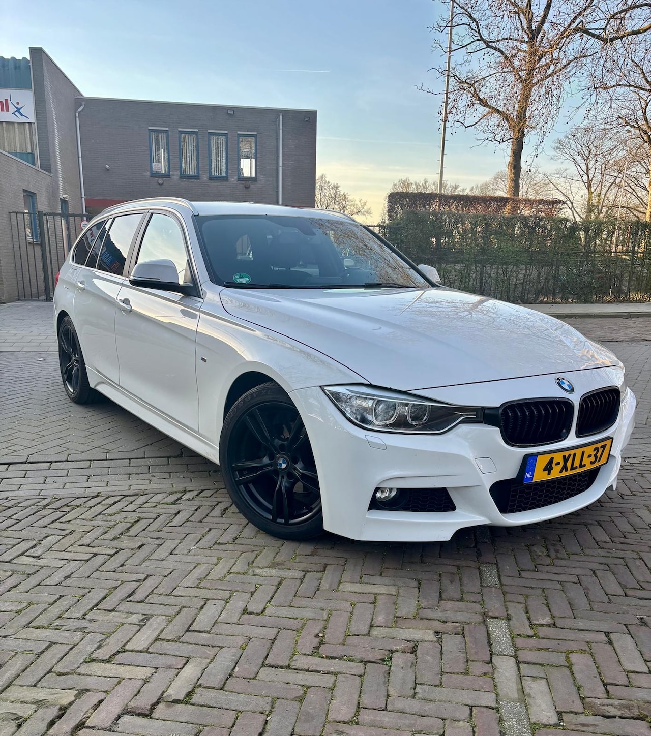 BMW 3-serie Touring - 316i M Sport Executive - AutoWereld.nl