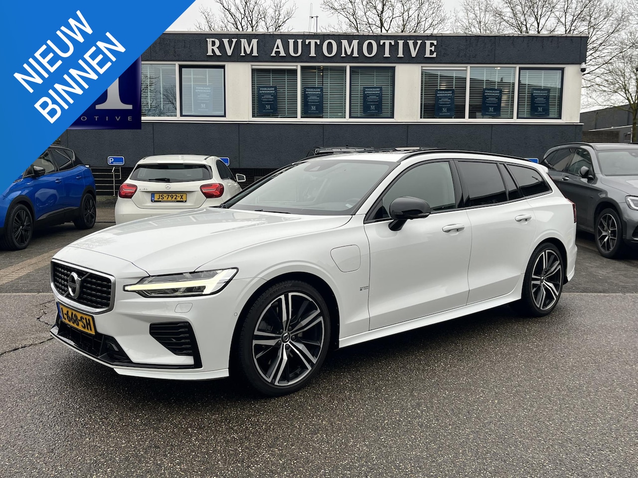 Volvo V60 - 2.0 T8 Twin Engine AWD R-Design FULL OPTIONS| BOWERS & WILKINS | PANO| ELEK. TREKHAAK| STO - AutoWereld.nl