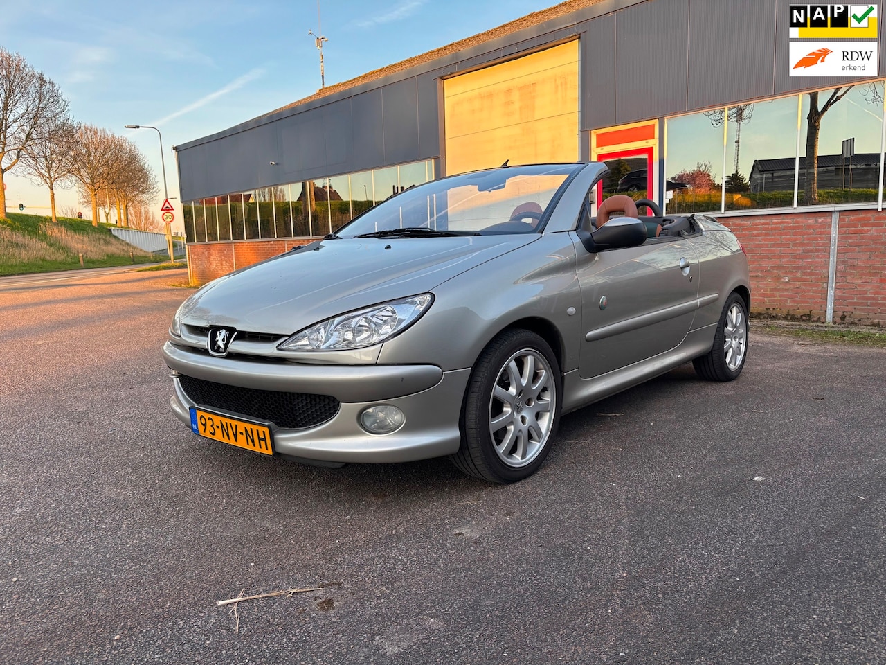 Peugeot 206 CC - 1.6-16V Roland Garros Automaat! New apk! Nap!!! - AutoWereld.nl