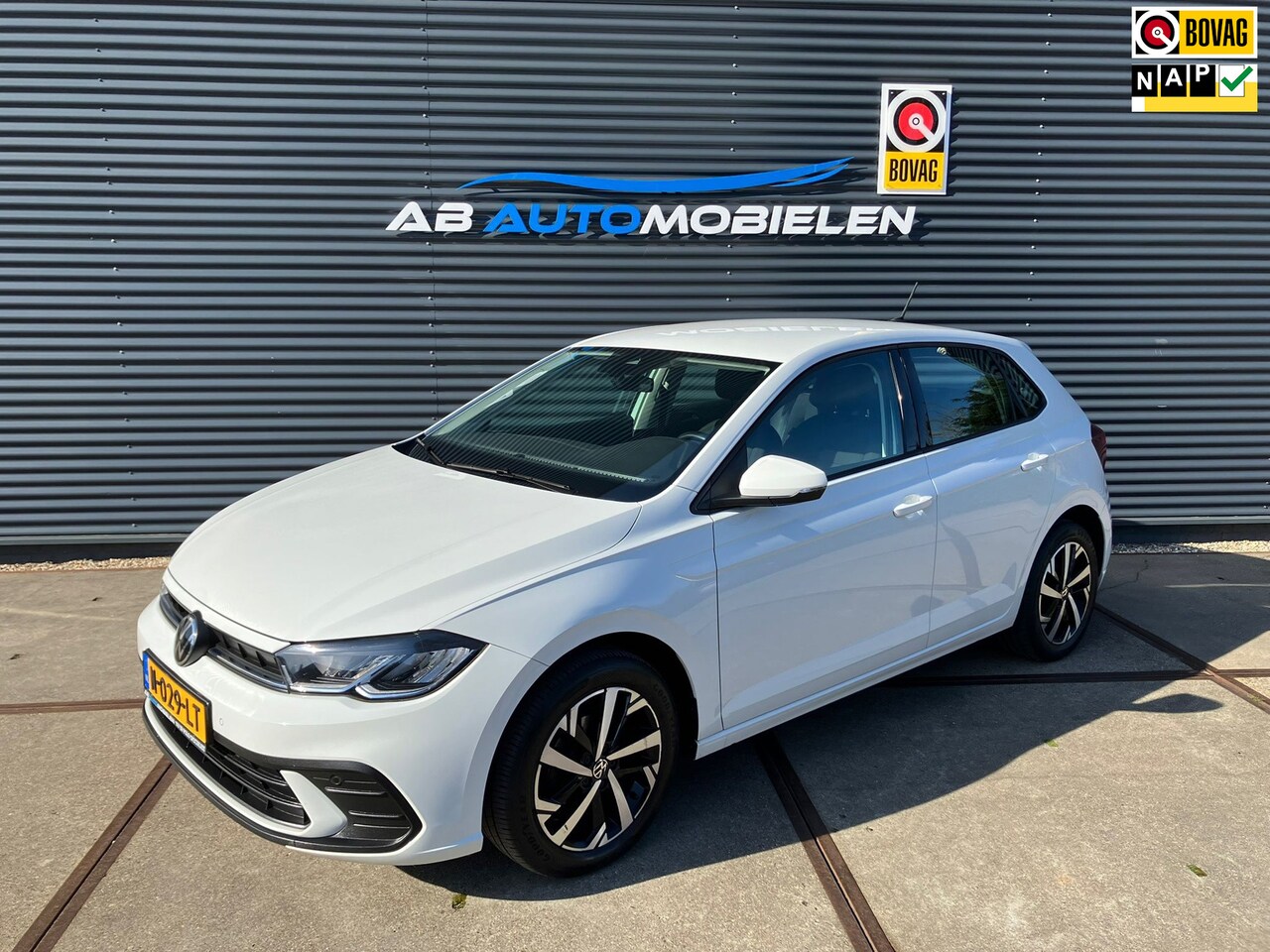 Volkswagen Polo - 1.0 TSI Life PDC/ CARPLAY - AutoWereld.nl