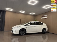 Toyota Prius - 1.8 Plug-in Executive Business * Navigatie / Camera / Leder / Xenon / NL Auto