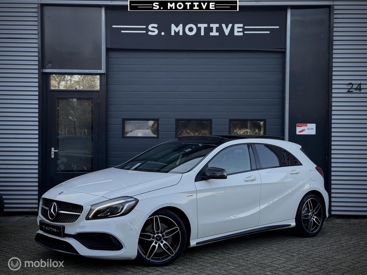 Mercedes-Benz A-klasse - 250 AMG Pano, Night, Sfeer White Art Edition - AutoWereld.nl