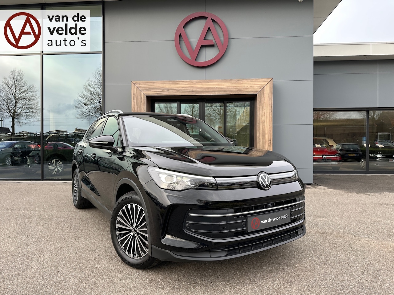 Volkswagen Tiguan - 1.5 eTSI 150pk DSG GOAL | Trekhaak | 360 Camera | IQ light | Dode hoek | Elek. Achterklep - AutoWereld.nl