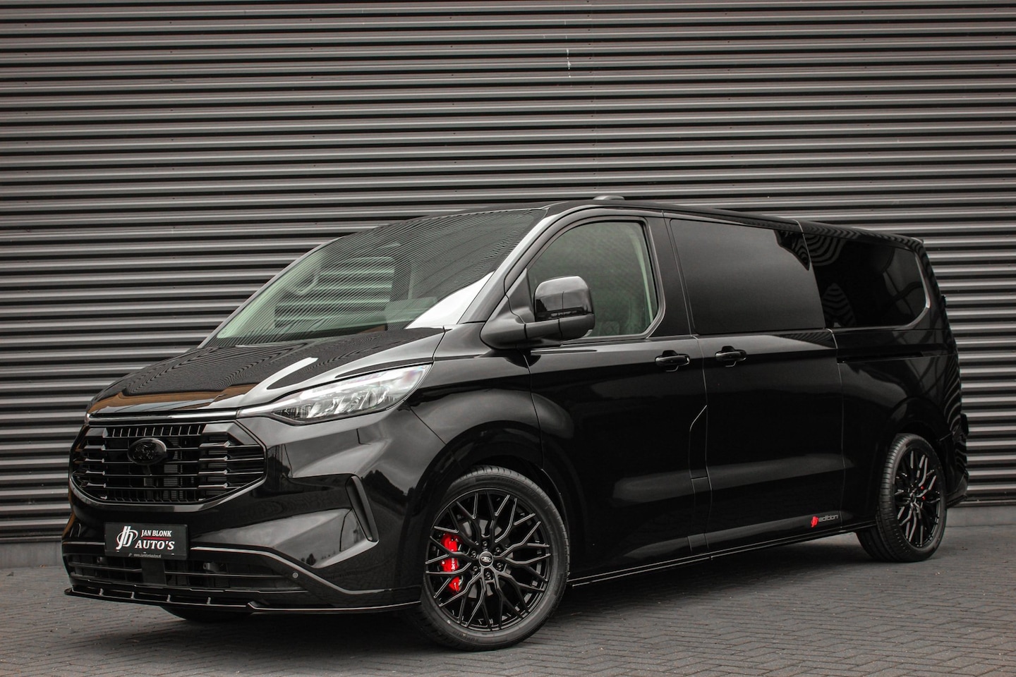 Ford Transit Custom - 2.0 TDCI L2H1 170PK Limited DC / DUBBEL CABINE / JB-EDITION / DRIVER ASSISTANCE PACK / 5- - AutoWereld.nl