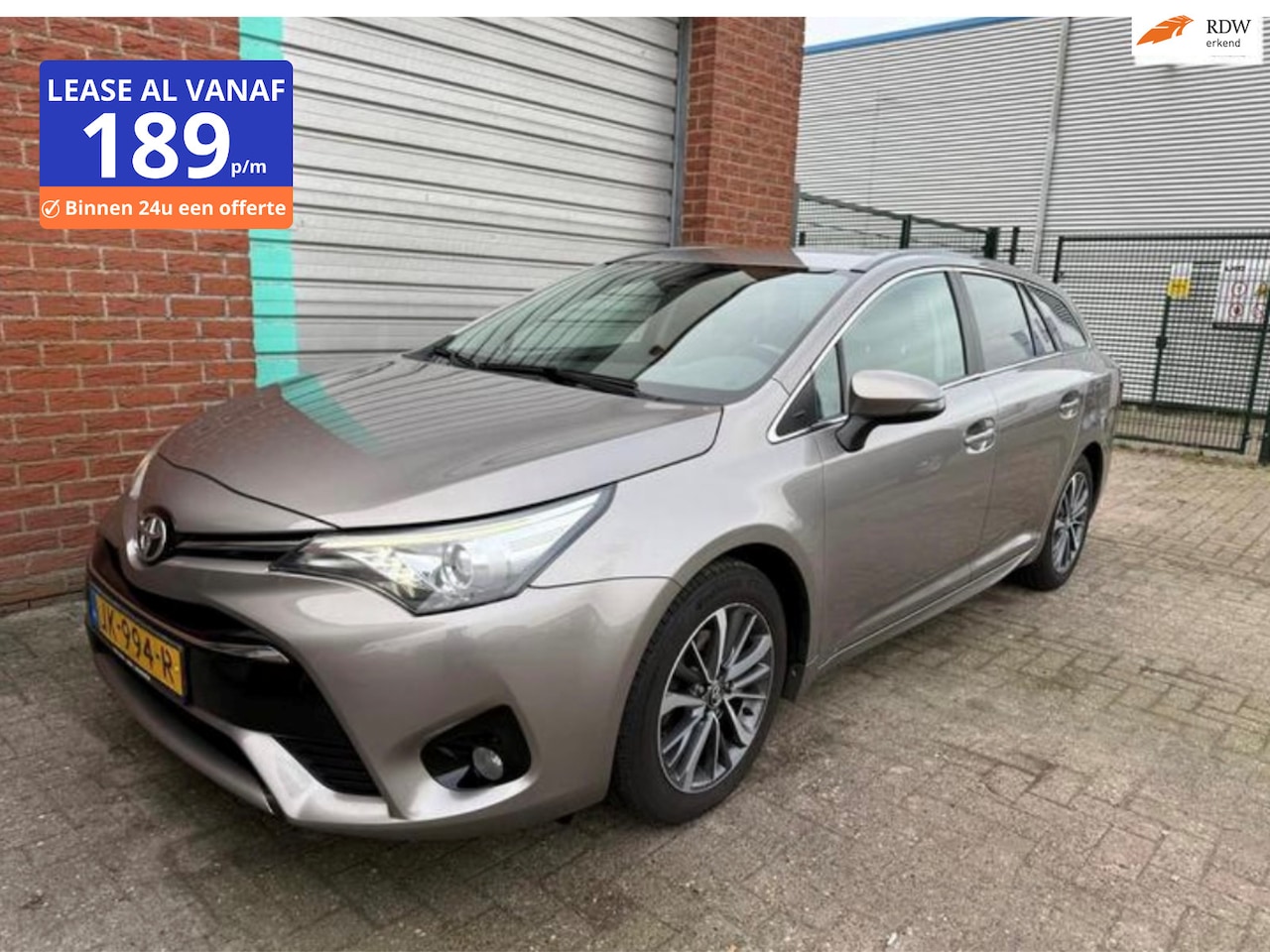 Toyota Avensis Touring Sports - 1.8 VVT-i Lease Pro Navi! Bj:2015 - AutoWereld.nl