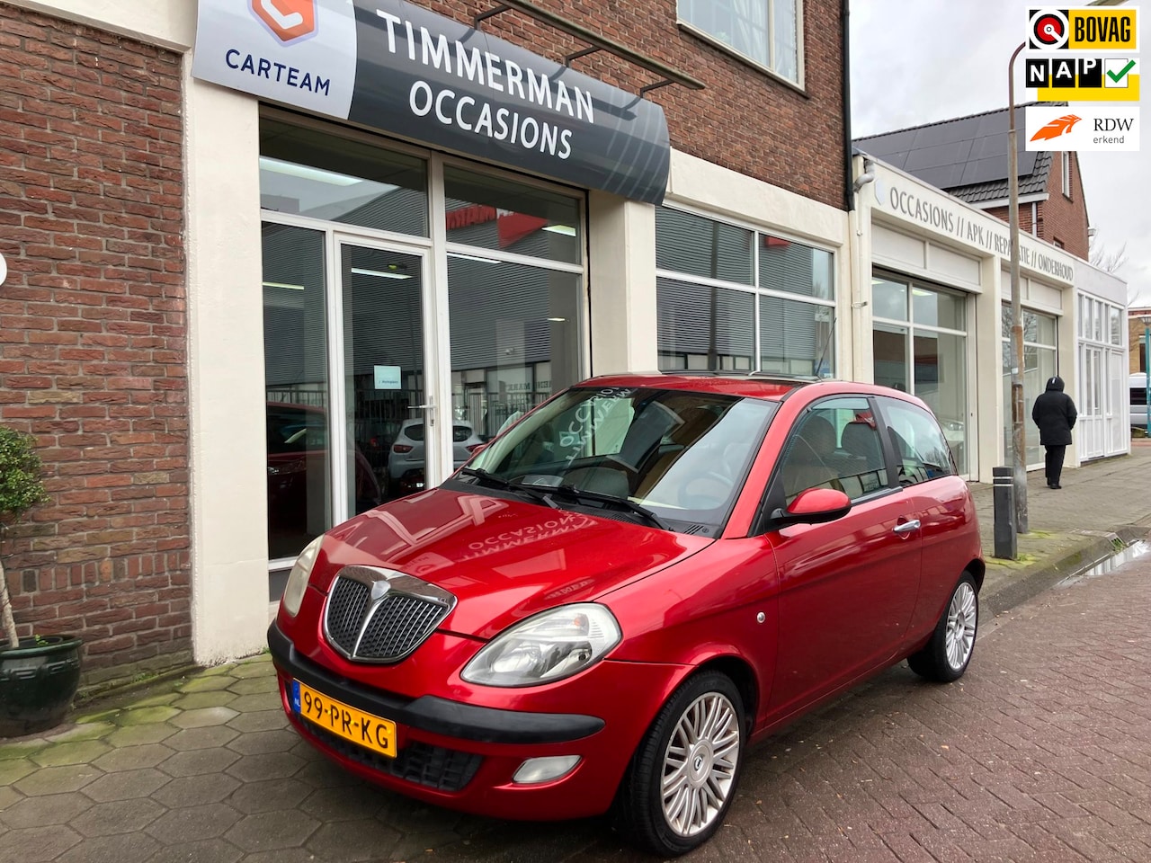 Lancia Y(psilon) - Ypsilon 1.4-16V Platino AUT |Leder|Panoramadak|CruiseCtrl - AutoWereld.nl