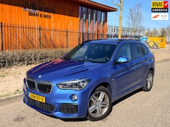 BMW X1 - SDrive20i M- sport, panorama, trekhaak, HUD