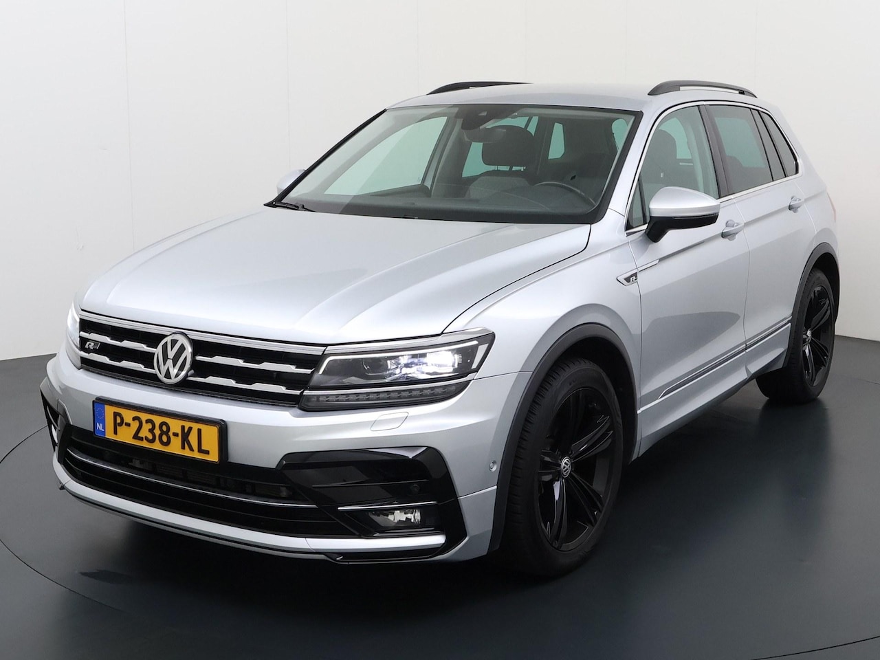 Volkswagen Tiguan - 1.5 TSI R-Line Business 1.5 TSI R-Line Business - AutoWereld.nl