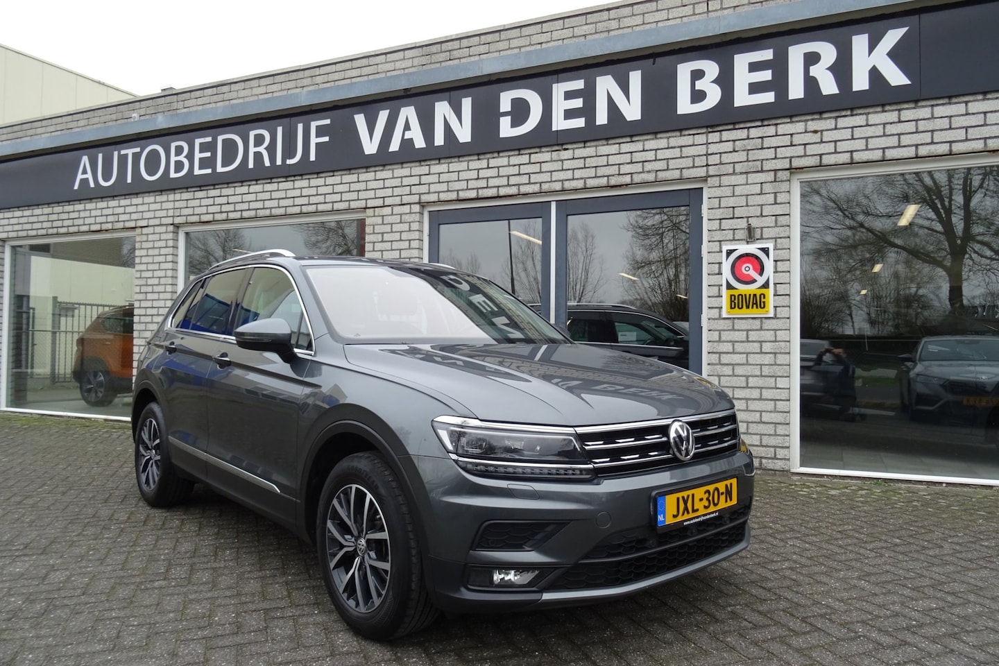 Volkswagen Tiguan - 1.4 TSI ACT Comf. Business DSG / PANO/Virtual/Head-up - AutoWereld.nl