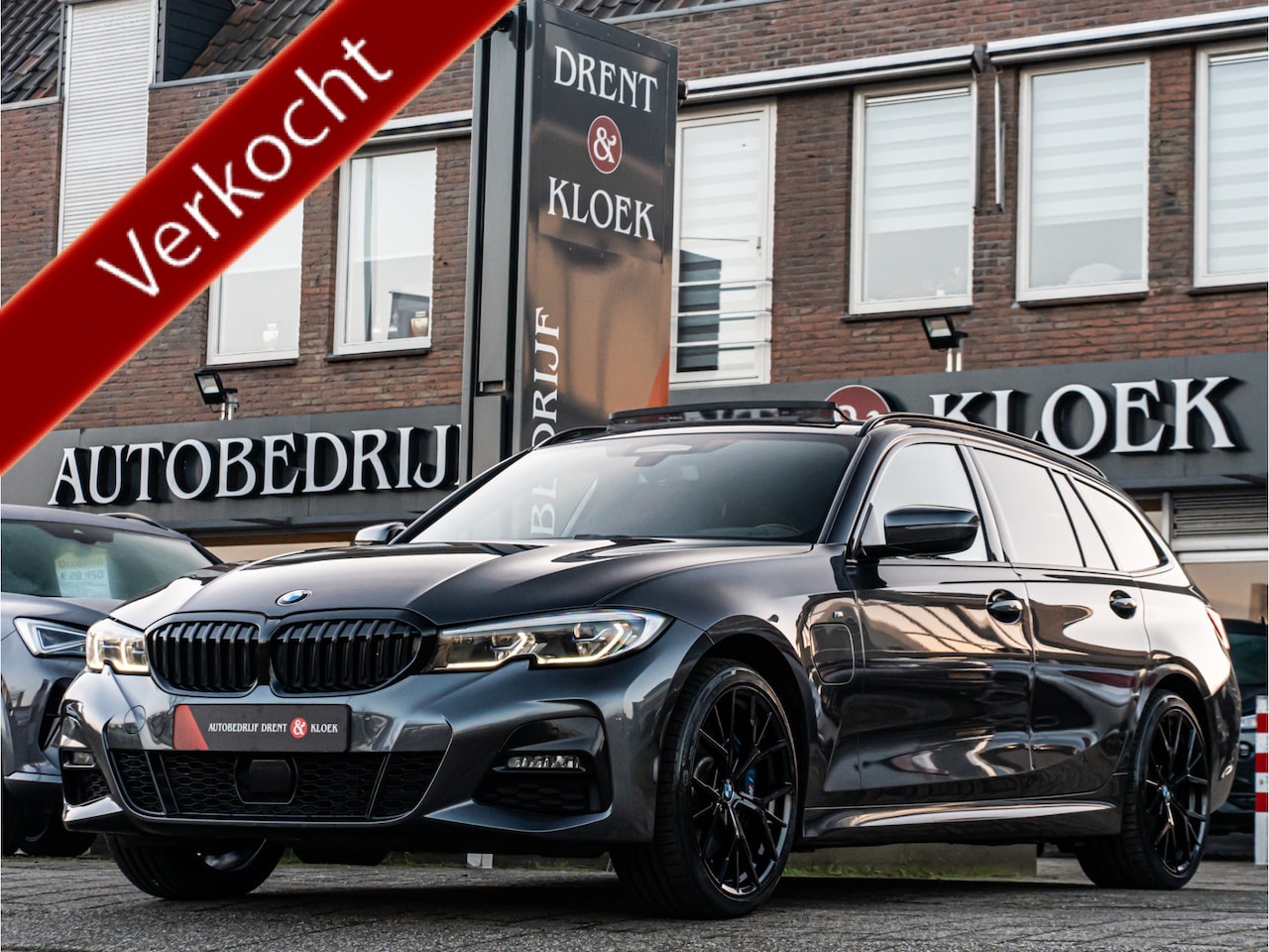 BMW 3-serie Touring - 330e xDrive High Exe M-Sport PANO LASER HARMAN KARDON HUD TREKHAAK CAMERA 19 INCH BOMVOL!! - AutoWereld.nl