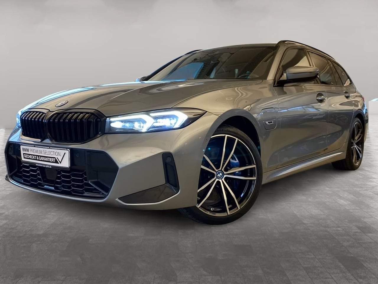 BMW 3-serie Touring - 330e M-SPORT (LCi) ** LED, NAVI+, HuD, ACC, H&K SOUND, 19-inch LMV, M-REMMEN ** 1e EIG - U - AutoWereld.nl