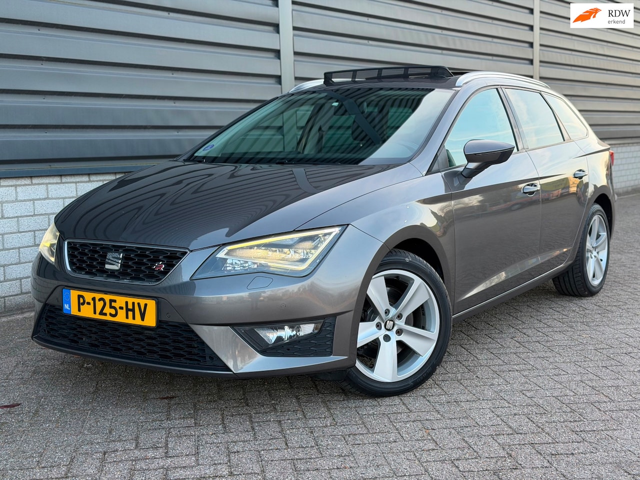 SEAT Leon ST - 1.8 TSI FR Business DSG Pano Leer Led Trekhaak - AutoWereld.nl