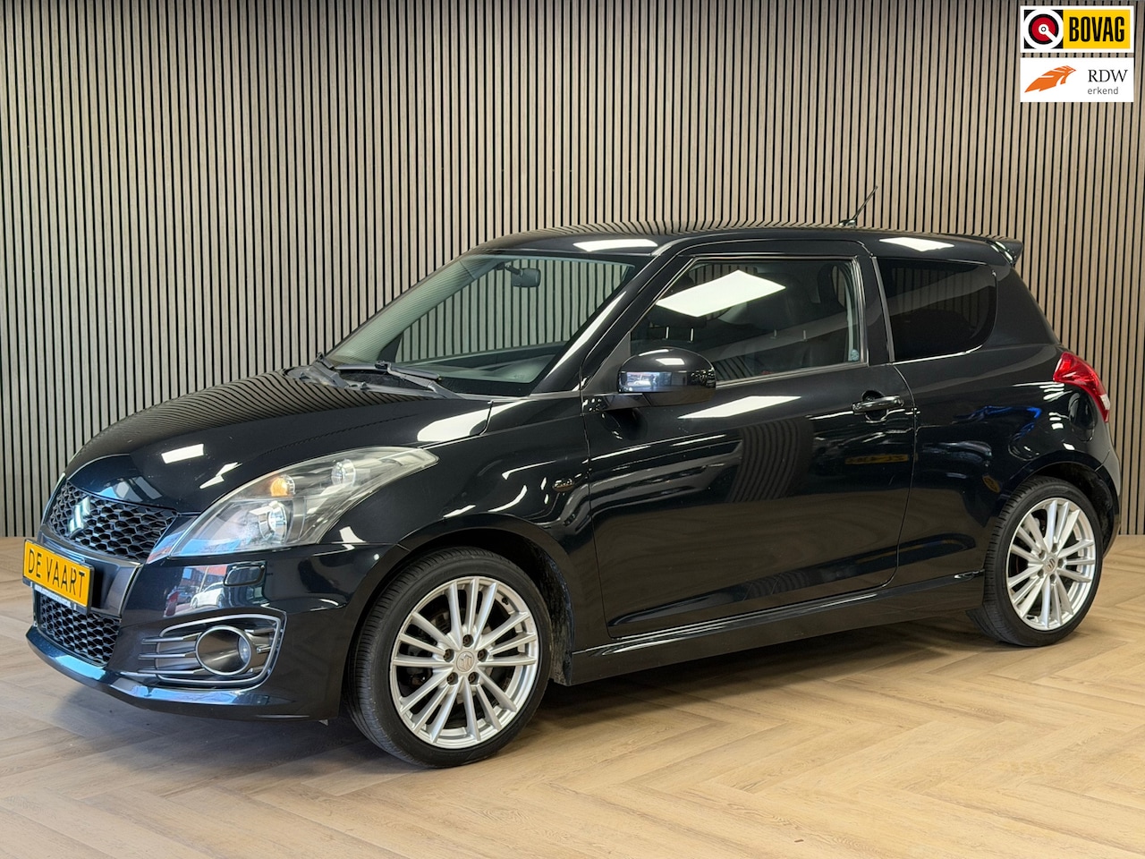 Suzuki Swift - 1.6 Sport AIRCO CRUISE MEDIASCHERM STOELVERWARMING KEYLESS-GO - AutoWereld.nl