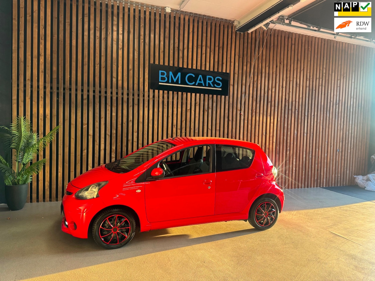 Toyota Aygo - 1.0 VVT-i Aspiration AIRCO, LED, 2e EIGENAAR - AutoWereld.nl