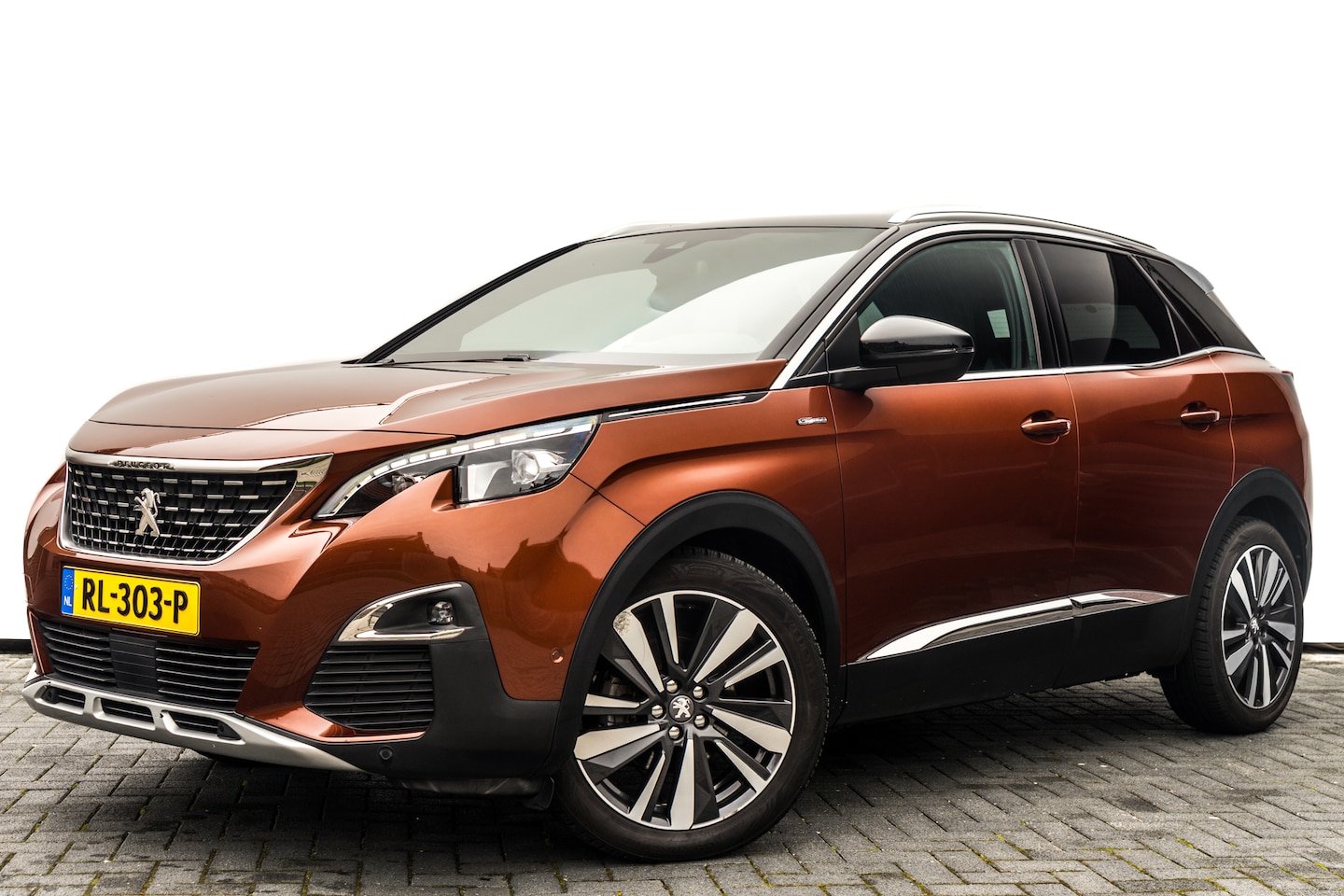 Peugeot 3008 - 1.2 131 PK PureTech GT Line| D-B Riem is VV | Pano-dak | Trekhaak | Hoge zit en Instap | | - AutoWereld.nl