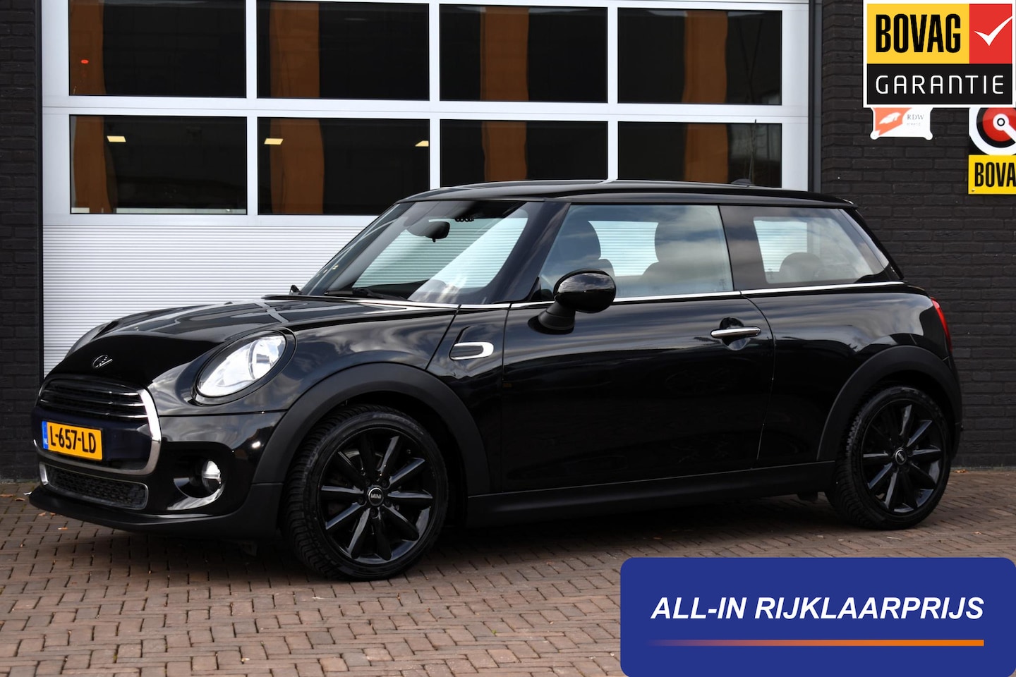 MINI Cooper - Mini 1.5 136PK Chili Serious Business | Leder | Navi | PDC | Incl. garantie - AutoWereld.nl