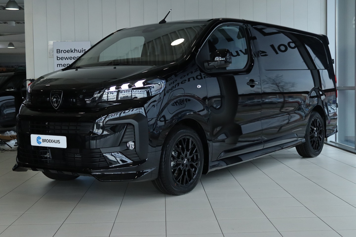 Peugeot e-Expert - EV 75 kWh 136 L3 STX SPECIAL EDITION | LED | Stuur+Stoelverwarming | Betimmering | Leder | - AutoWereld.nl