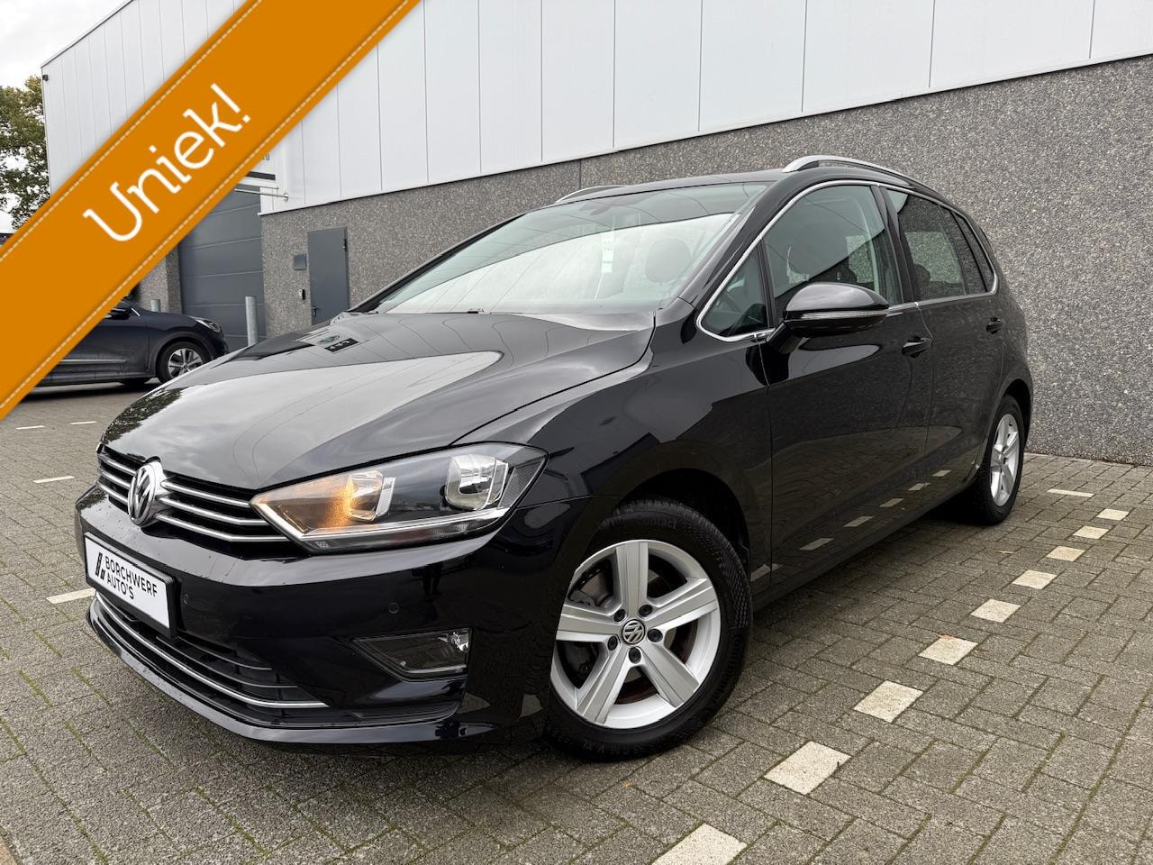 Volkswagen Golf Sportsvan - Highline 1.6 TDI | Lage km | Pano - AutoWereld.nl