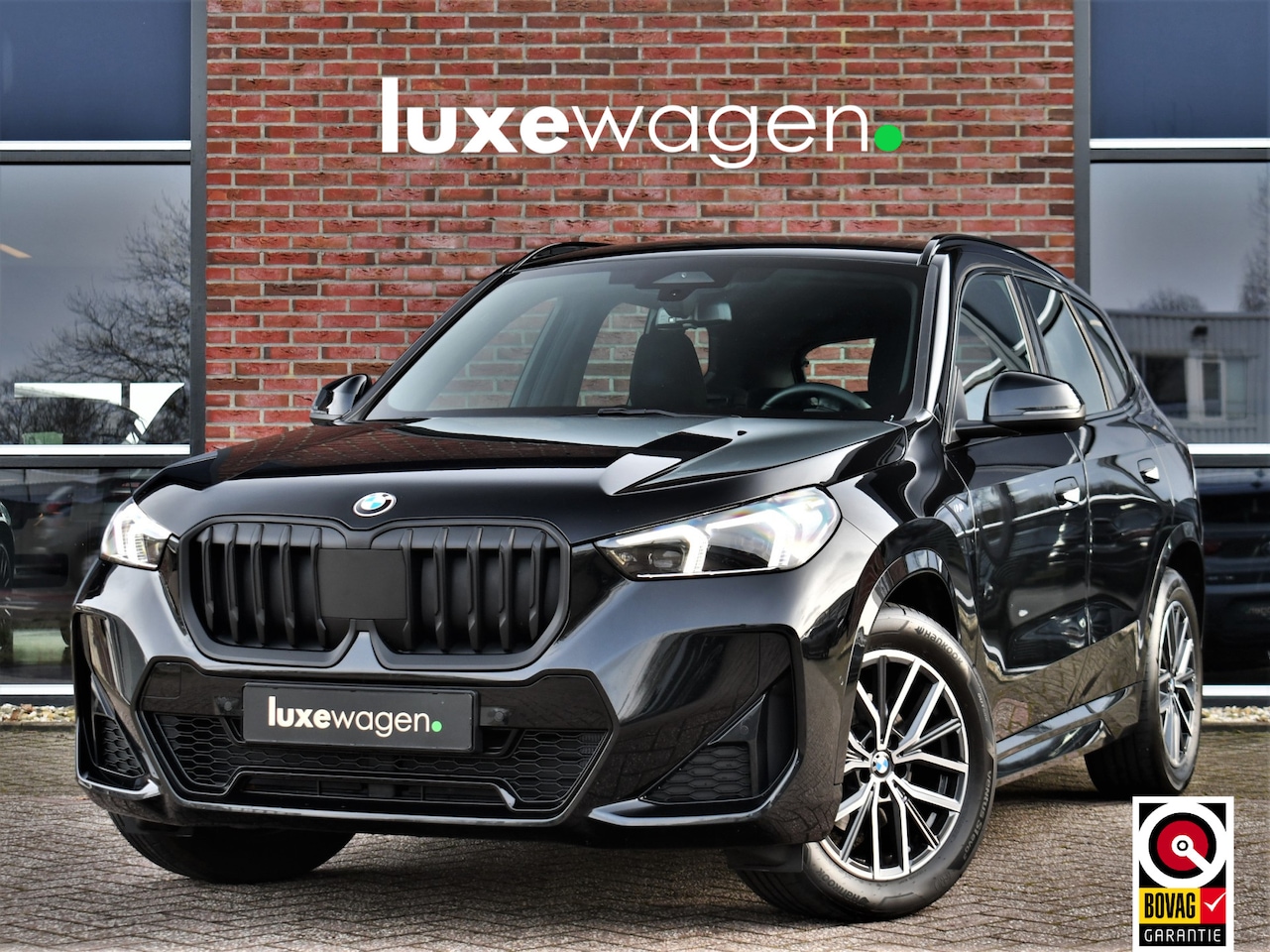 BMW X1 - sDrive18i M-Sport Camera ACC-voorber Shadowline Adp-onderstel - AutoWereld.nl
