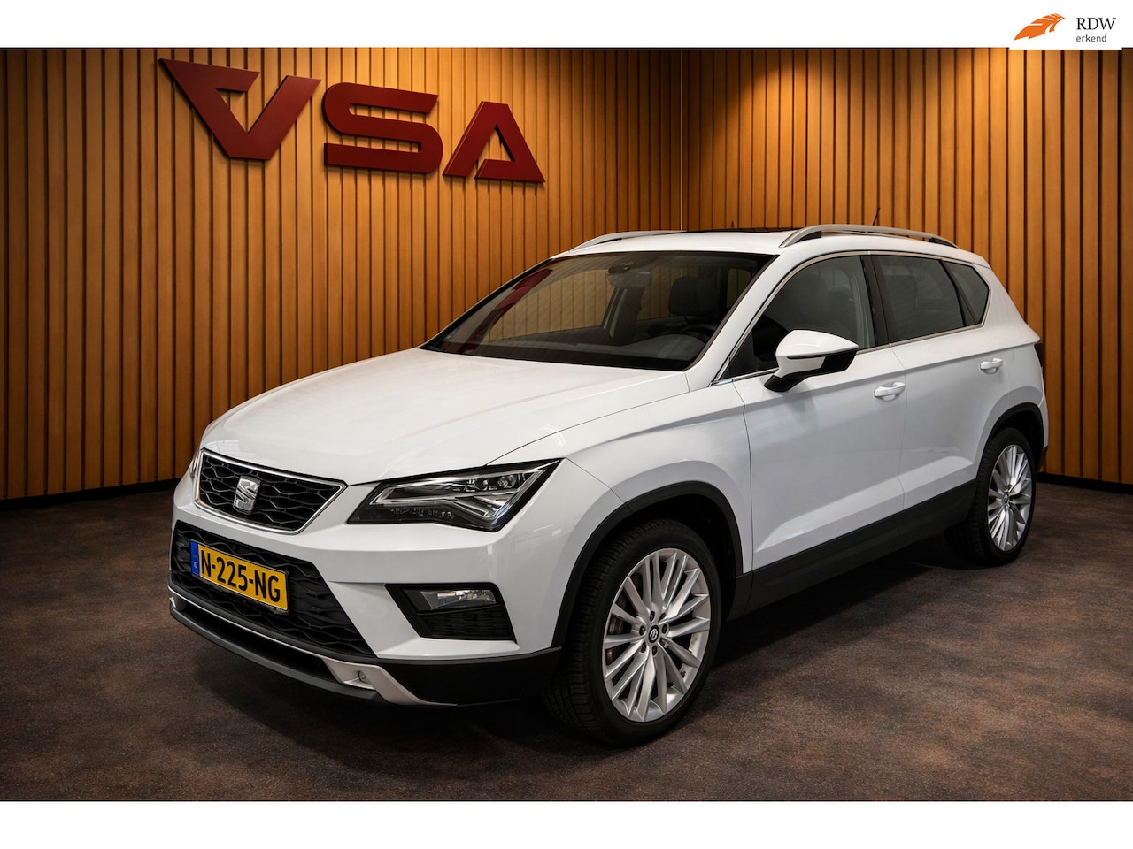 SEAT Ateca - 1.4 EcoTSI Xcellence|Trekhaak|Panorama|360 camera|Carplay|4 seizoen banden|Led|PDC|Cruise| - AutoWereld.nl