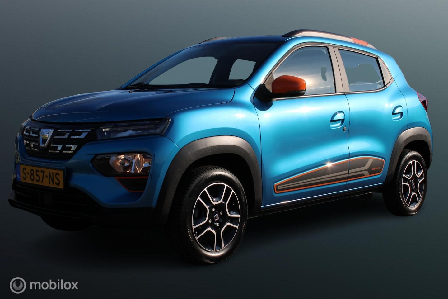 Dacia Spring - Comfort Plus 27 kWh Comfort Plus (Orange Pack) 27 kWh, Navi, Cruise, App connect, Pdc + camera - AutoWereld.nl