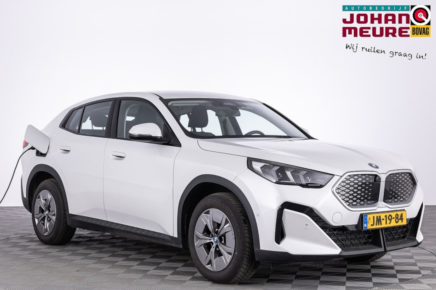 BMW iX2 - eDrive20 67 kWh | Full LED | NAVI | PDC | ECC - AutoWereld.nl