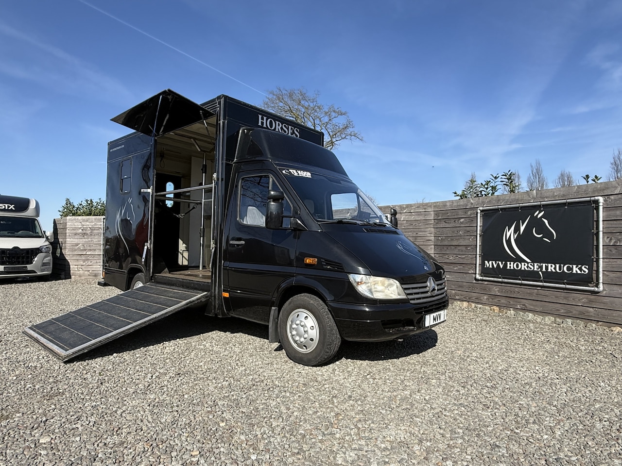 Mercedes-Benz Sprinter - PAARDENWAGEN | HORSETRUCK | TVW | CLASSIC 3XL | 2001 | 180.850KM | AUTOMAAT | 3-SEAT | MAR - AutoWereld.nl
