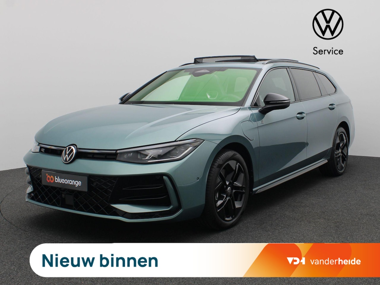 Volkswagen Passat Variant - 1.5 eHybrid R-Line Edition 272PK DSG SOH 100%, Pano-Schuifdak, Trekhaak, Black Style, Keyl - AutoWereld.nl