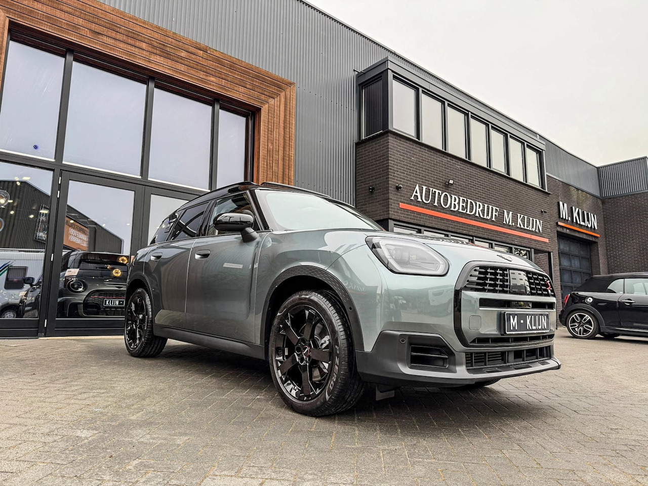 MINI Countryman - Mini 2.0 S ALL4 Essential S aut 218pk/Trekhaak/Pano/Head up/19"Jcw/Nw model/Btw - AutoWereld.nl