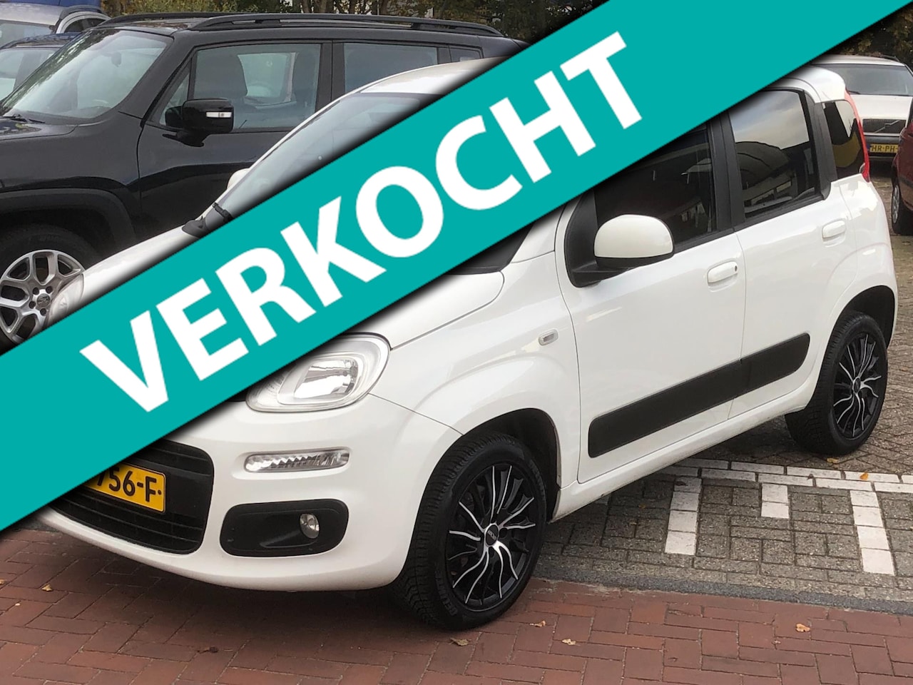 Fiat Panda - 1.2 Lounge 4 CILINDER /CLIMAT CONTR/ L.M .VELGEN NW-ALL SEASON BANDEN - AutoWereld.nl