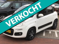 Fiat Panda - 1.2 Lounge 4 CILINDER /CLIMAT CONTR/ L.M .VELGEN NW-ALL SEASON BANDEN