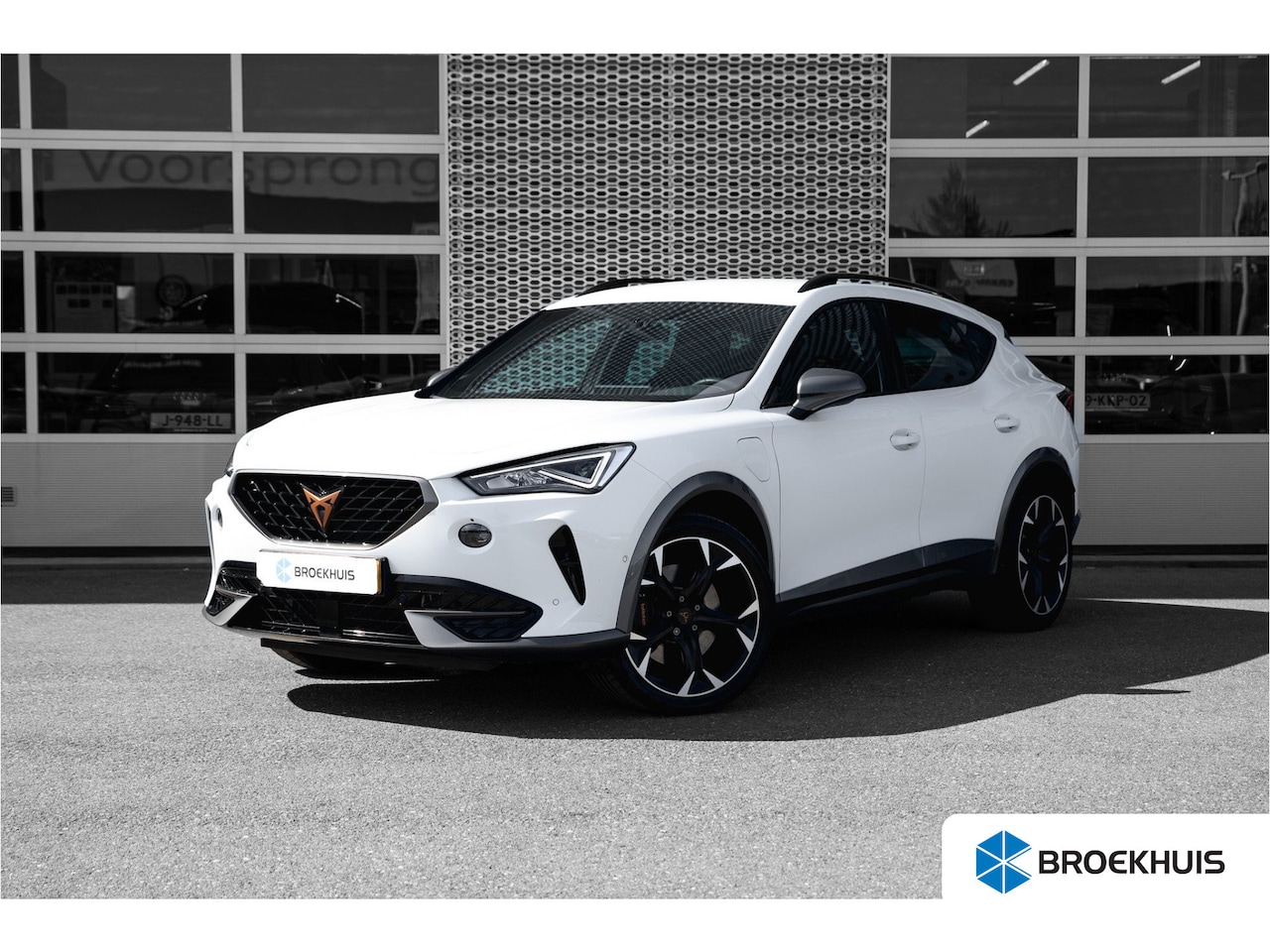 CUPRA Formentor - 1.4 e-Hybrid VZ 245 PK Performance | Trekhaak | Carplay | Camera | Stoel en Stuurverwarmin - AutoWereld.nl