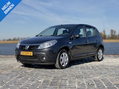 Dacia Sandero - 1.2 Lauréate|Airco|Trekhaak|D-riem vervangen