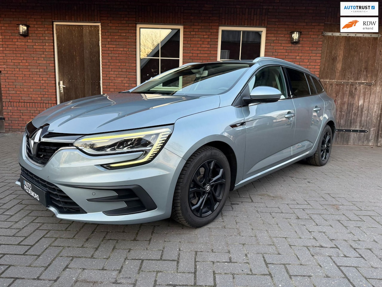 Renault Mégane E-Tech - Estate 1.6 Plug-In Hybrid 160 Intens | LED| Stoelverwarming| Carplay - AutoWereld.nl