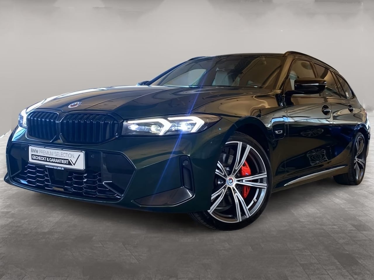 BMW 3-serie Touring - 330e M-SPORT (LCi) ** INDIVIDUAL, FULL OPTIONS, o.a. IND. LEDER, TREKH, 19-inch LMV, ** 1e - AutoWereld.nl