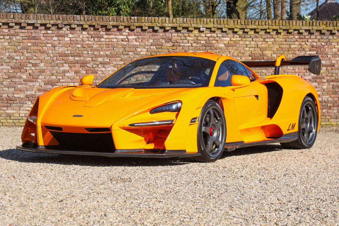 McLaren Senna - LM "Papaya Orange with 727 kms" The tribute to a legendary Le Mans victory by McLaren Spec - AutoWereld.nl