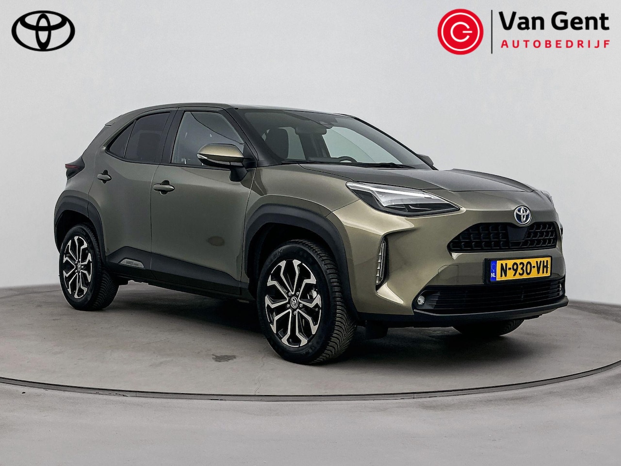 Toyota Yaris Cross - 1.5 Hybrid First Edition | Trekhaak | Navigatie | Keyless | Adaptive Cruise | Clima | Appl - AutoWereld.nl