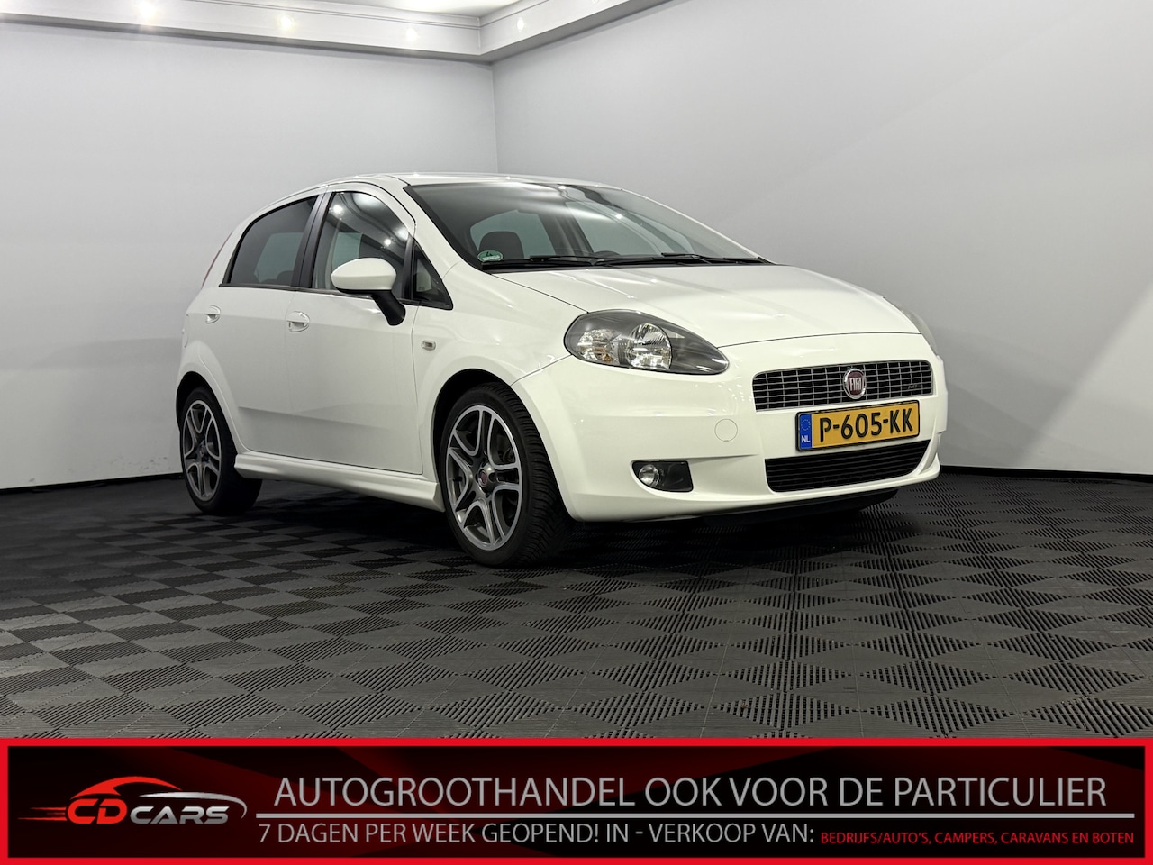 Fiat Grande Punto - 1.4-16V Racing Clima, Leder, Parkeersensoren, Lichtmetalen velgen - AutoWereld.nl
