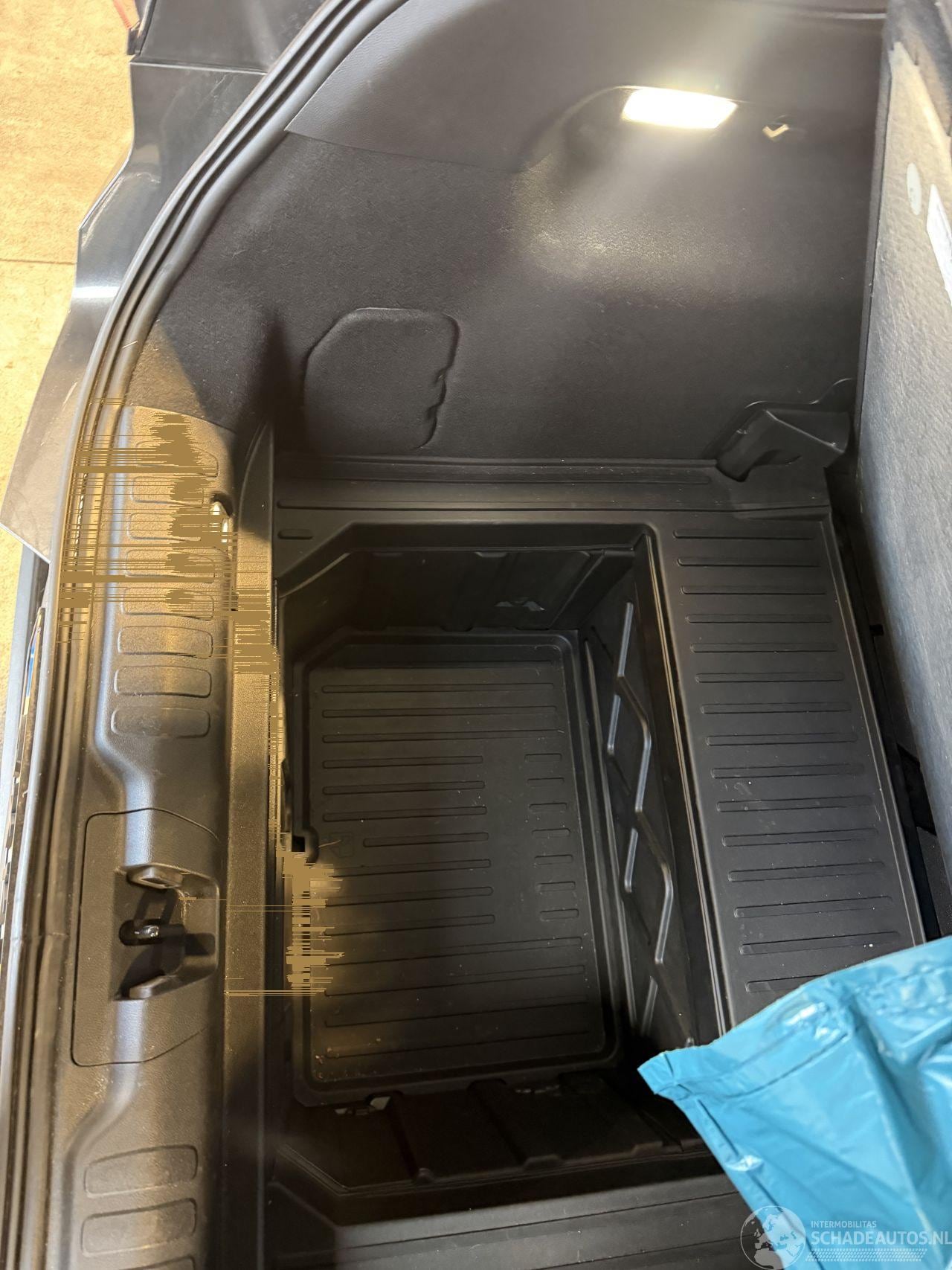 Ford Puma - 1.0 EcoBoost Hybrid ST-Line X 1.0 EcoBoost Hybrid ST-Line X