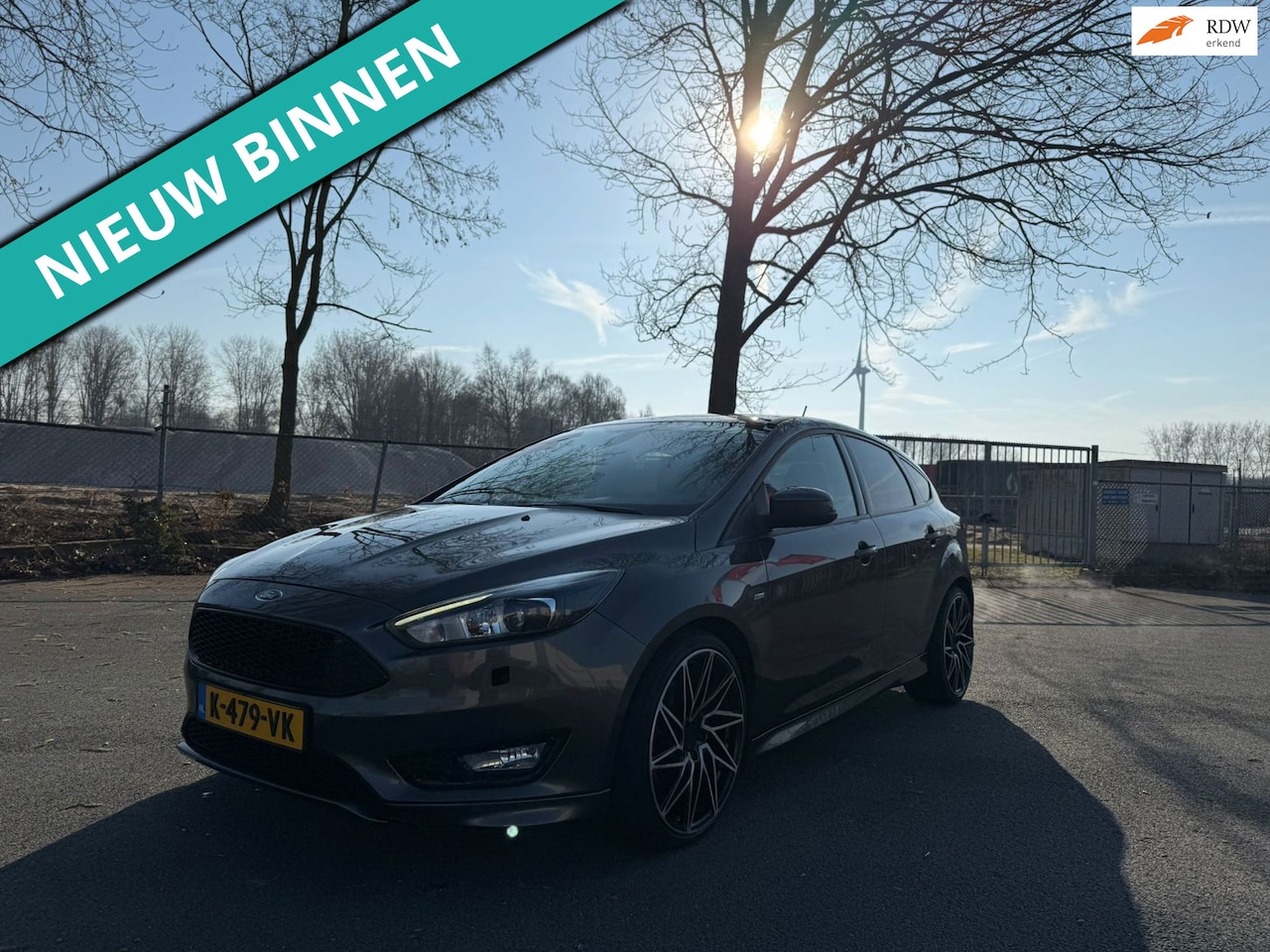 Ford Focus - ST-LINE SUPER DIK RIJDT EN SCHAKELT GOED - AutoWereld.nl