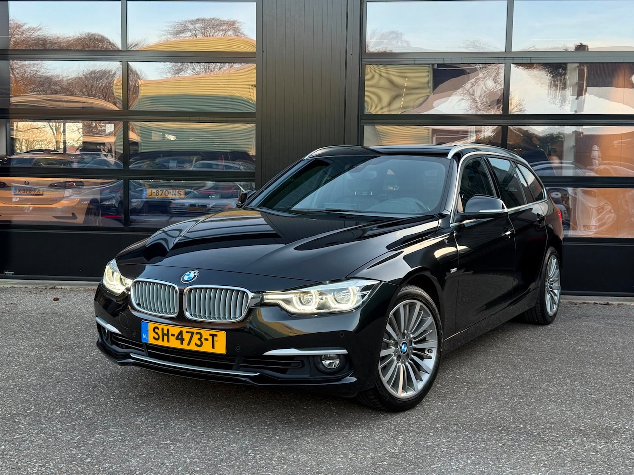 BMW 3-serie Touring - 318i Edition Luxury Line LED DigiDash Camera - AutoWereld.nl