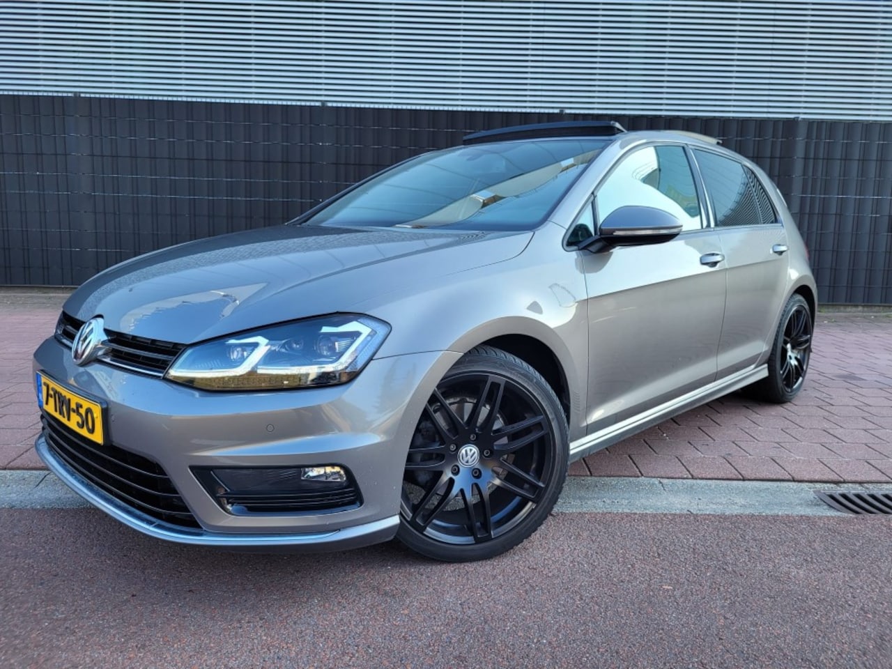 Volkswagen Golf - 1.4 TSI ACT Highline Panoramadak - AutoWereld.nl